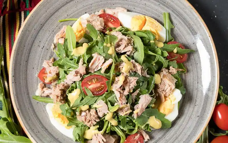 新鲜美味的蔬菜沙拉