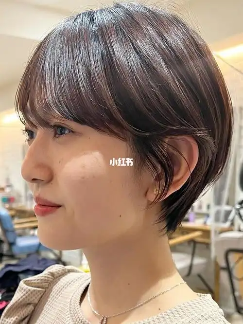 女生超短发分享精致挂耳刘海小短发