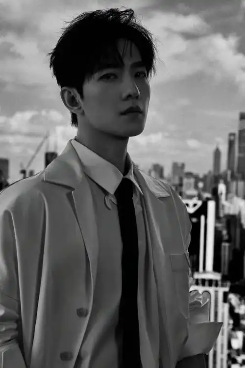 杨洋盘点那些白衬衫男友