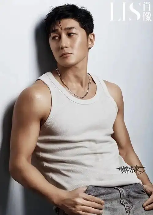 35岁男演员史元庭接戏受阻,转行泰国做陪爬工作