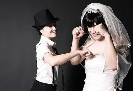 男扮女装婚纱照-男扮女装婚纱摄影