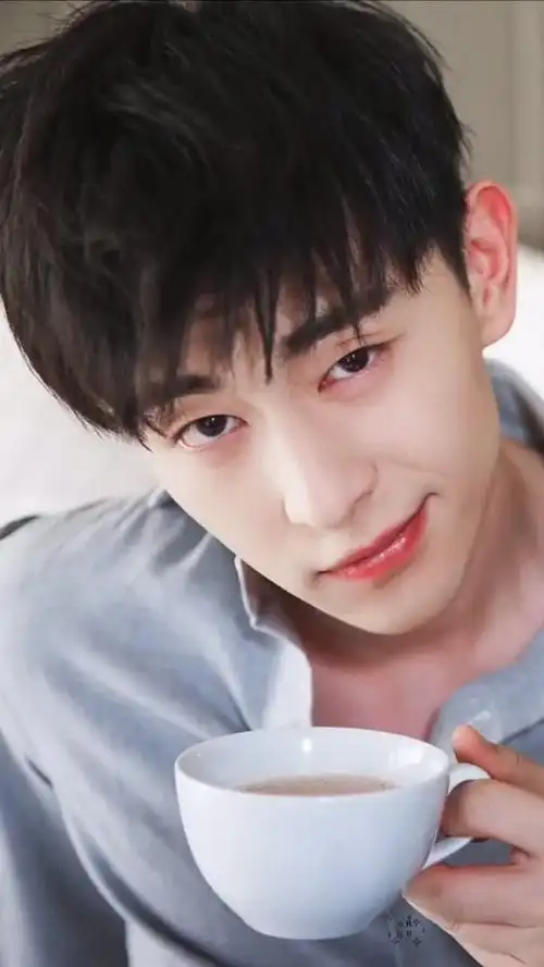 一个拥有治愈系笑容的男人,邓伦.