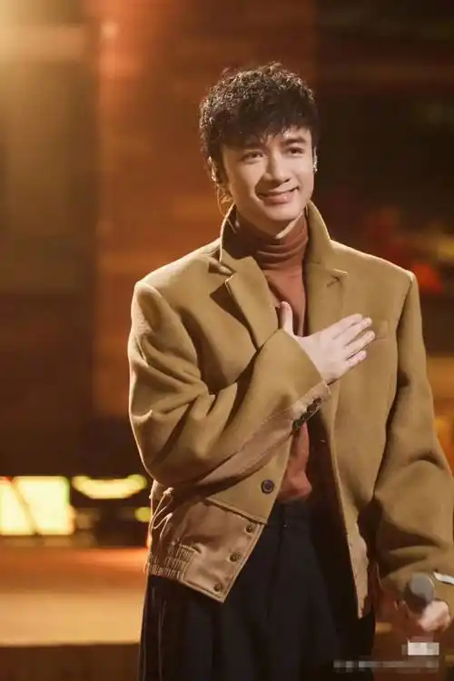 当保姆22年,为嫁他52岁才生子,她图什么…_古巨基_陈韵晴_感情