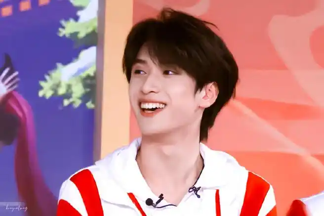 小宝眼睛亮晶晶78    @时代少年团-严浩翔  #严浩翔四杀