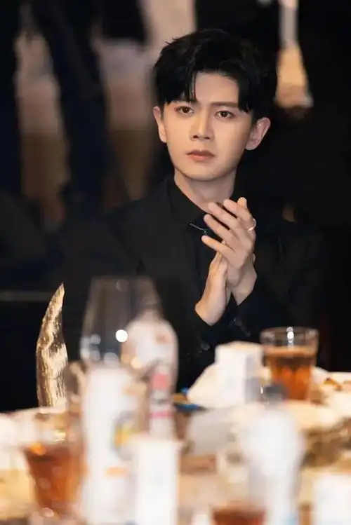 任嘉伦资料身高 任嘉伦靓照(4)