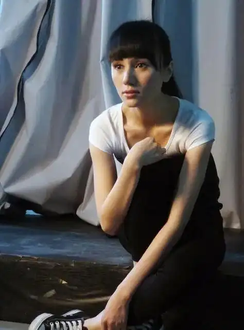 袁泉:6根钢钉1根钢条,坚守多年不变,袁泉打了多少明星的脸?