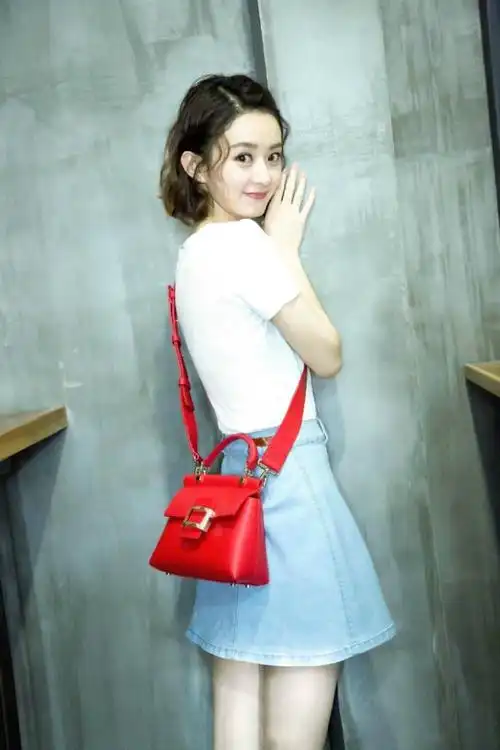 5 赵丽颖短发造型曝光 瞬间减龄萌翻了