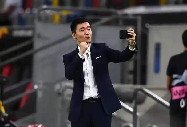 同样是富二代,苏宁公子张康阳投资特斯拉,25岁收购国际米兰