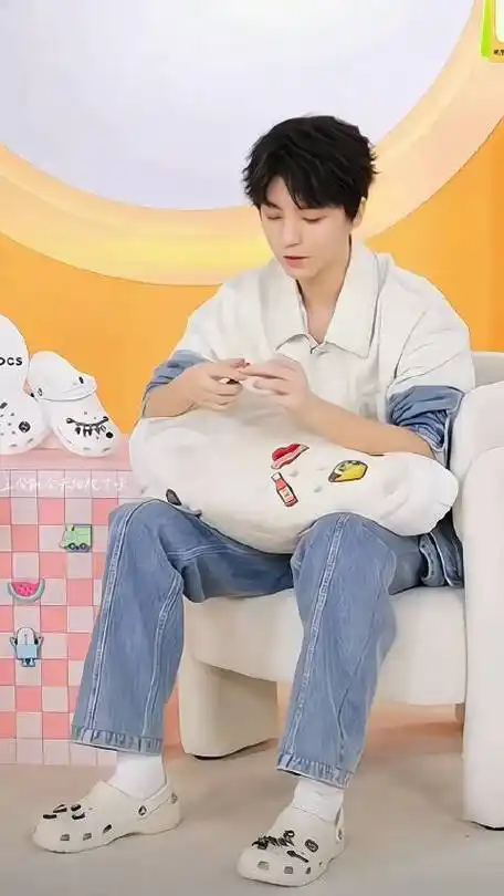 91  王俊凯今天犯规了吗的微博视频