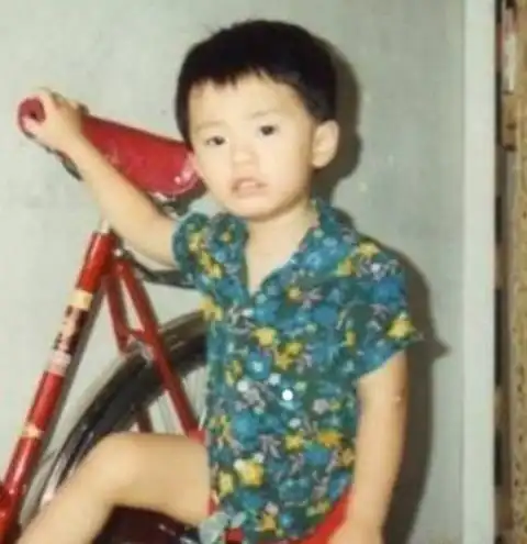 粉丝测试:没想到陈赫小时候就那么搞笑了,还有这小胖子太可爱了