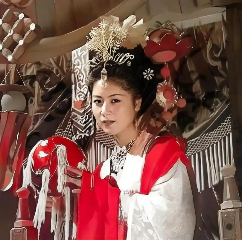 唐僧的母亲是由拉斯女演员马兰(也是余秋雨的妻子)扮演的!