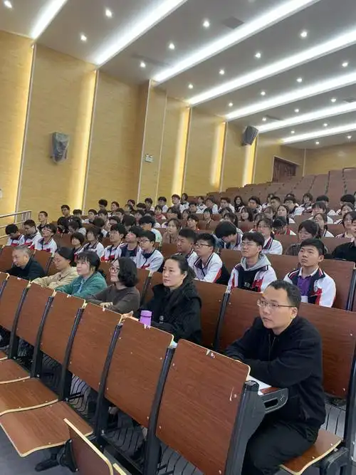 太湖共青团-朴初中学开展爱国主义读书系列活动