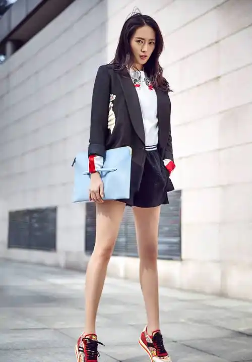 "小章子怡"童瑶出圈了,不仅演技爆表,没想到私下穿搭竟更加分