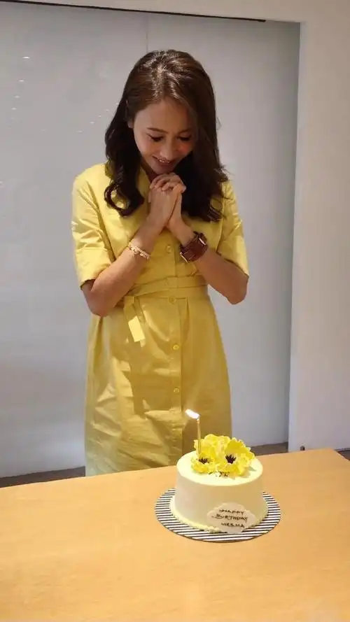 10月1日是祖国68岁的生日,恰巧今日也是香港著名女星黎姿46岁的生日