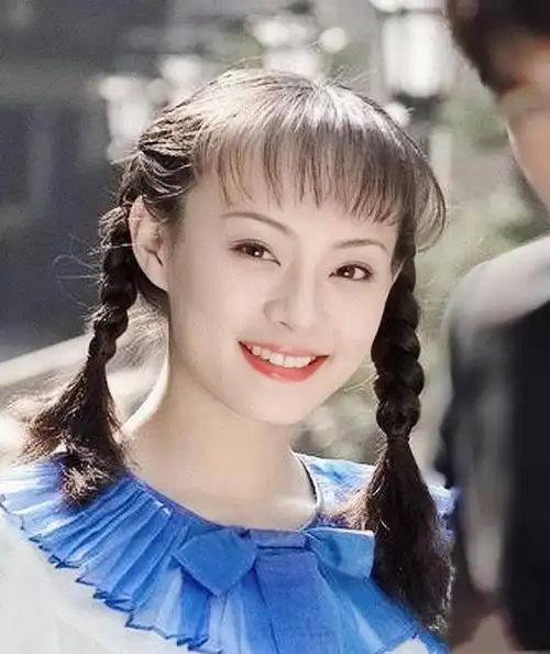 孙俪短发发型图片大全(孙俪穿小西装图片黑色)(9)