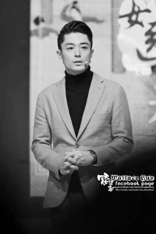 霍建华朱祁镇#来一组小书最喜欢的黑白照周日下午童鞋们都怎麽过呢?