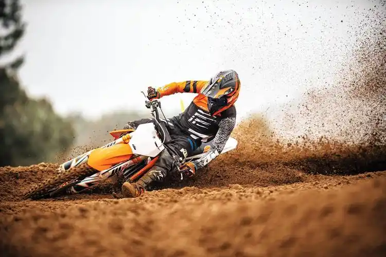 ktm 2022 市售越野赛车 125 sx 户外特写_新车新品_资讯中心_全球摩托