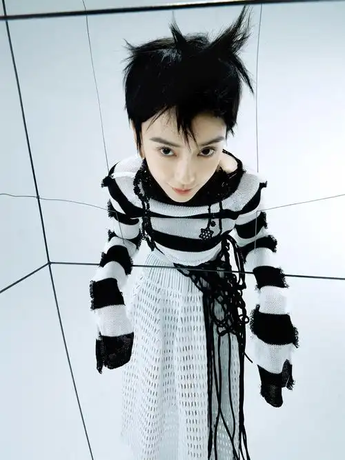 angelababy短发造型登封黑猫大片尽显神秘慵懒