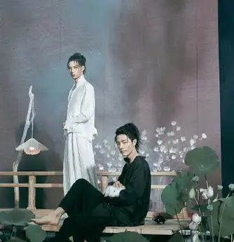 时尚芭莎最新古风大片,粉丝:肖战和王一博穿上汉服也太仙了吧_魏无羡