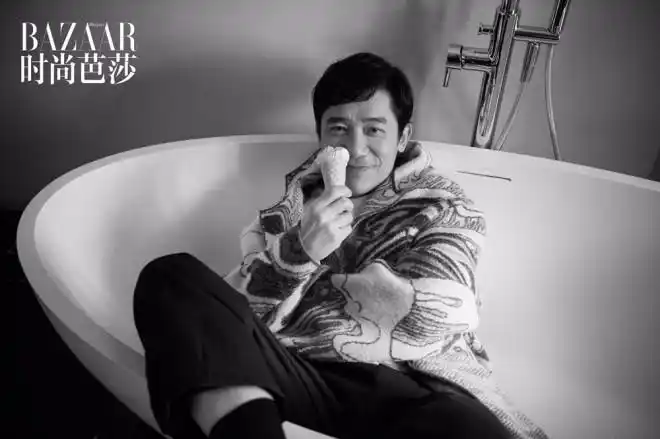 梁朝伟黑白生活感大片释出成熟中透露孩童般天真