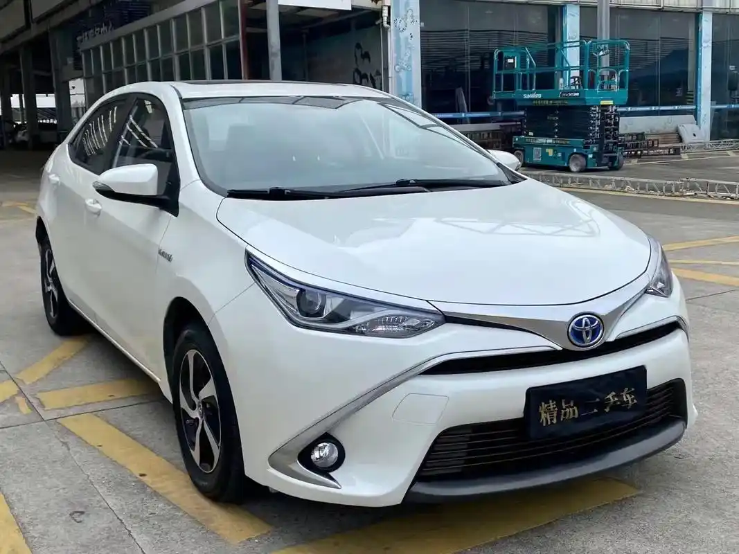 汽车品牌:丰田雷凌(双擎)汽车年份:2.