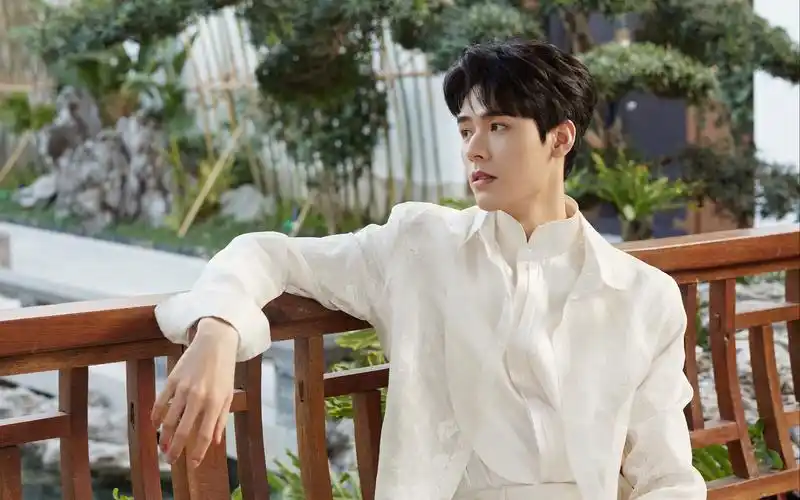 『龚俊』第八届丝绸之路电影节闭幕式-颁奖会旗交接