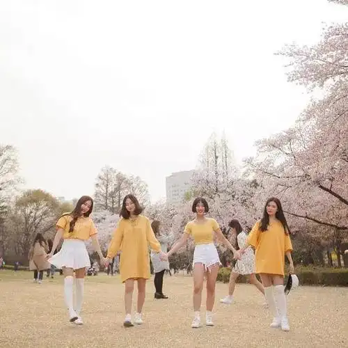 4人姐妹照拍法原来可以这样拍