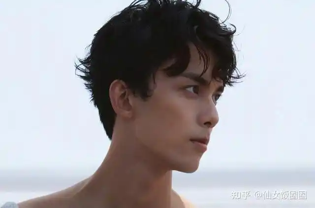 有哪些塌鼻子长得好看的塌鼻子明星