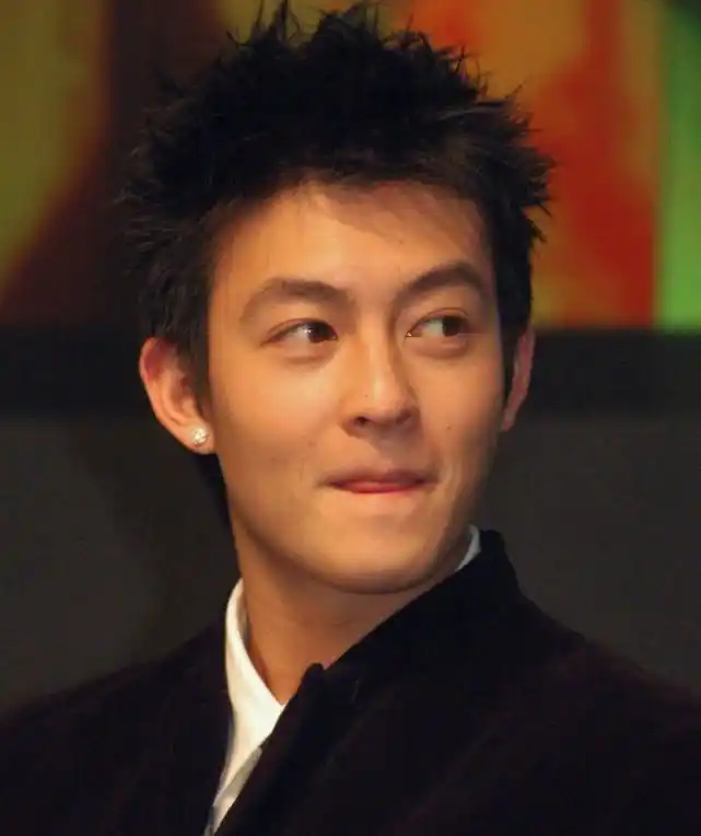 陈冠希年轻旧照公开酷痞形象热刷屏不愧是阿娇最帅前男友