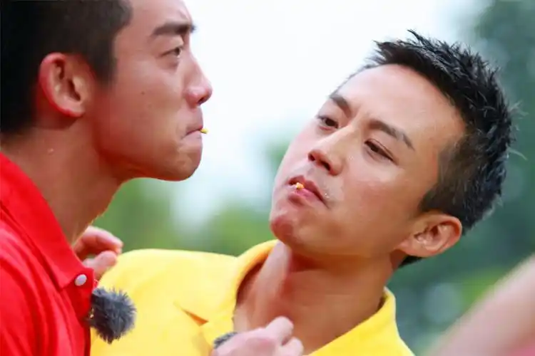 郑恺杨颖上演"亲吻戏"