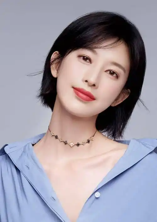 张俪这个演员,毕业于中央戏剧学院,之后就开始参演了不少的影视作品.