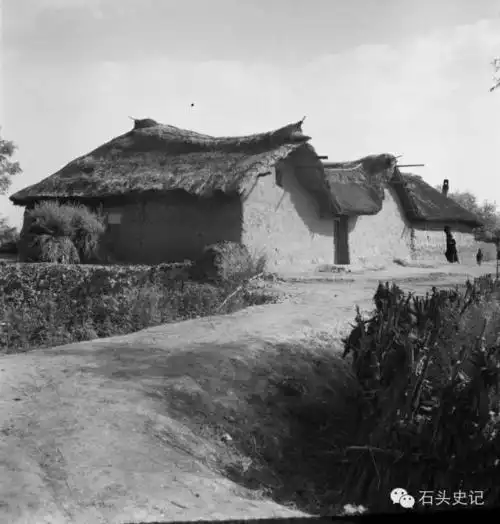 当时南京郊区农民的房子大多是茅草屋建筑细节建筑之美,就体现在这些