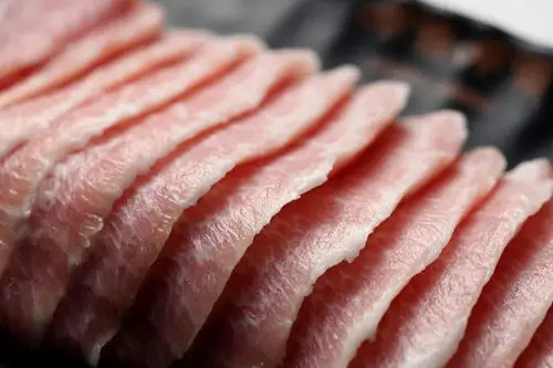 火爆极品黄金六两松板肉究竟有多珍贵挤破头也要去吃