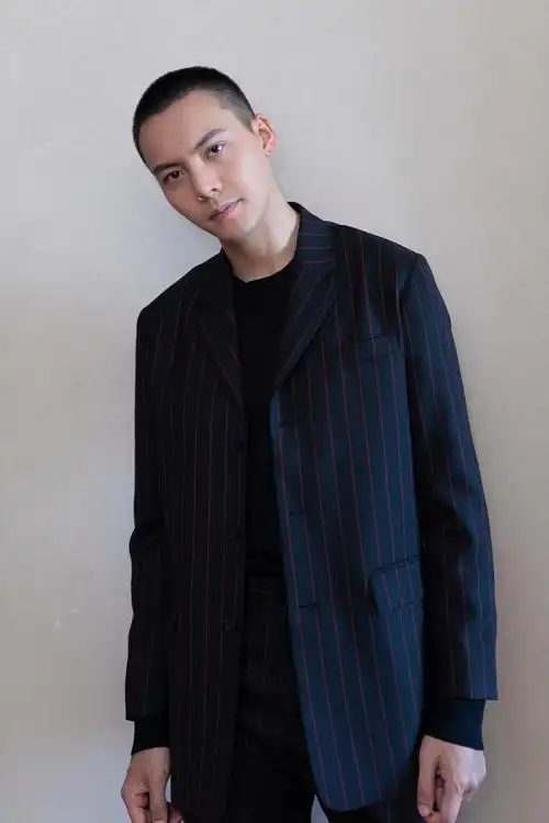 陈伟霆"奋斗新时代"心连心活动 现场演唱《老九门》主题曲《我门》