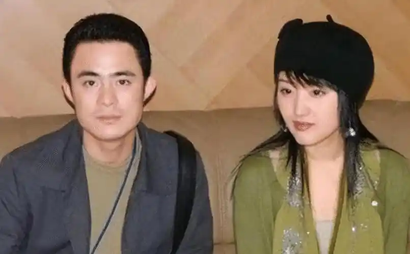 回顾杨钰莹事业巅峰为爱隐退被前夫坑惨如今50岁依旧单身