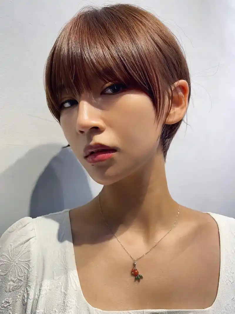 图文热点来了 刘海千万不要太短,好看的短发都有戳眼睛的毛病 - 抖音