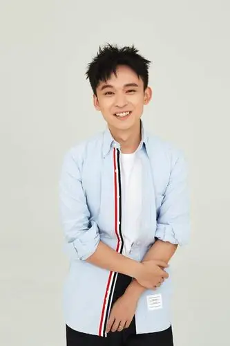 董子健生日写真曝光 新剧颠覆形象变焦糖馒头