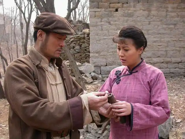 铁道游击队中黄二喜叛变是哪集呢?