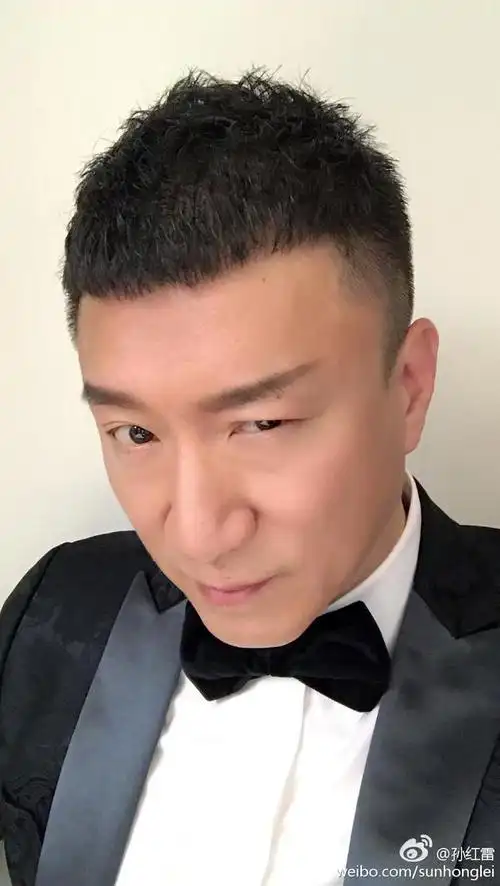 孙红雷自拍辣眼睛孙漂亮朱颜红唇大眼迷人