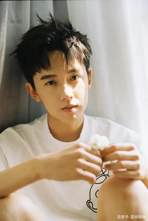 张耀:参加过男团选秀,转行演过少年的你,还是《一寸相思》男主