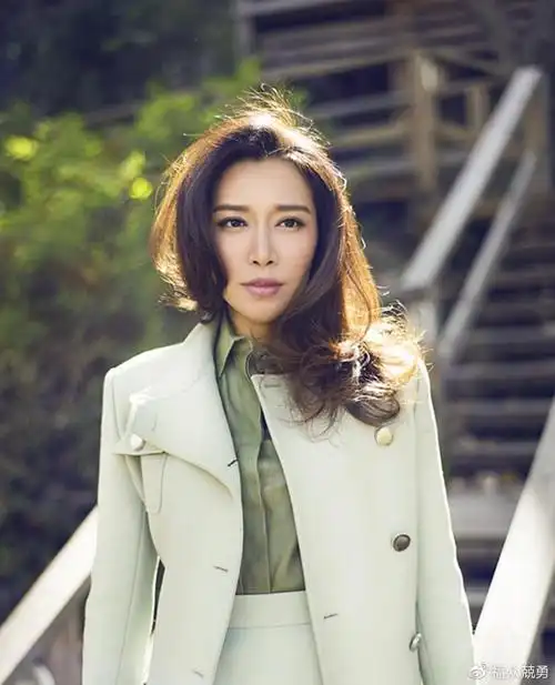 歌手金池炮轰女星称她将来会遭报应又来蹭郑爽热度