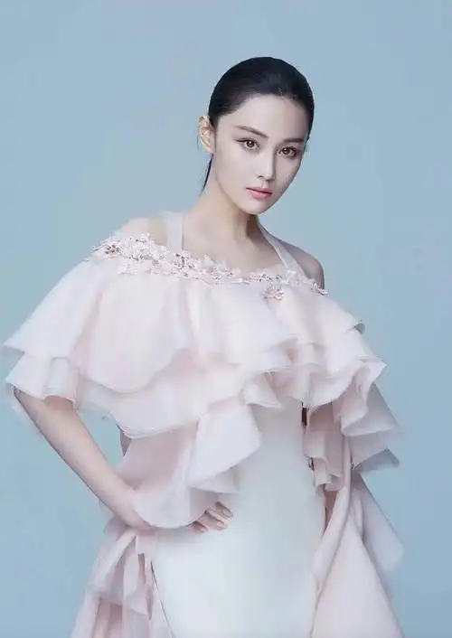 从"黑料满身"到"嫁人翻身",张馨予早已变得高不可攀