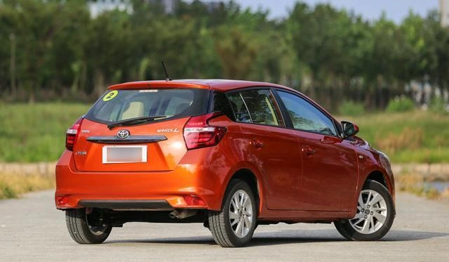 丰田这款两厢车比大众polo还省油,油耗5l,仅售6万