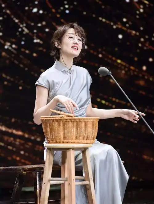 刘敏涛也是厉害竟把一件旗袍分成两件穿意外比单穿更有韵味