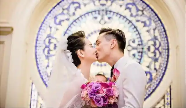 原创戚薇李承铉婚礼照片曝光结婚7年甜蜜恩爱成跨国模范夫妻