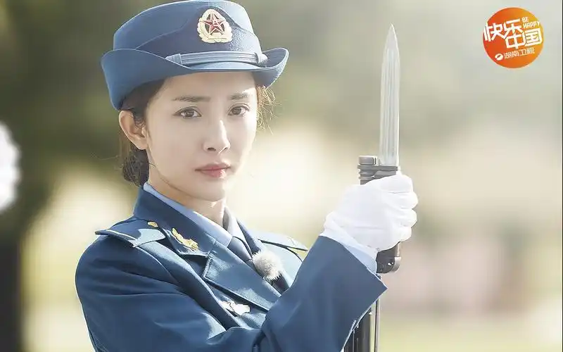 杨幂真正男子汉军装图片大全杨幂真正男子汉女明星美女明星