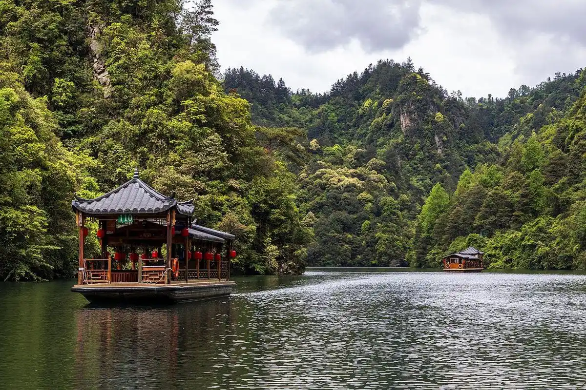 【武宁十大旅游景点:山水之间的美食探寻】 武宁,这个位于江西省北部
