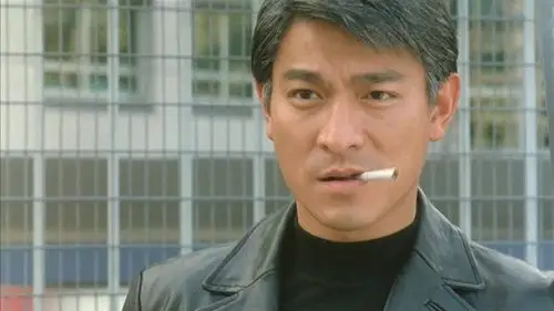 他是刘德华的御用替身,娶刘德华曾经的女友,豪车出行很霸气!