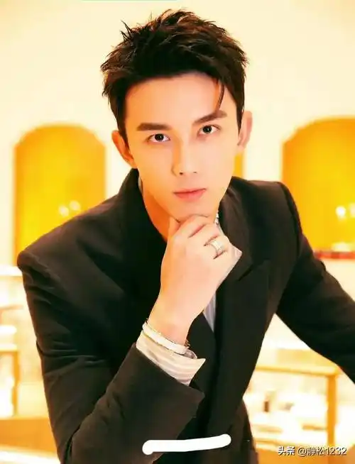 第11名吴磊陈星旭真的是长得高大威猛的大帅哥啊,现在有一点点猛男