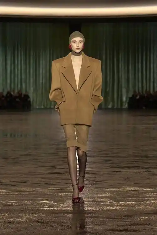 巴黎时装周来看全世界最美的衣服